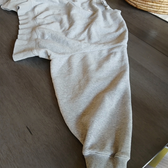 Nike Cropped Bells sleeve Gray Crewneck Sweatshirt nwot size small - Picture 3 of 3